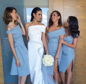 Unique Beach Bridesmaid Dresses Sleeves Backless Knee Length Formal Wedding Guest GownS With Sheath Off Shoulder Sky Blue Satin Cheap