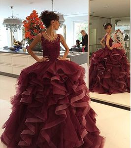 Suknia balowa Arabski Suknie Wieczorowe Księżniczka Koronki Burgundia Prom Dresses Aplikacja Suknie Pagewne Vestidos de Fiesta Ruffled Organza Evening Wear