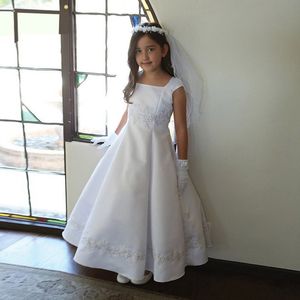 2018 Newest Satin Princess Flower Girls Dresses For Weddings Square Neck Cap Sleeves Appliques Ruched Ankle Length First Communion Dresses