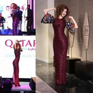 Myriam Fares Burgundia Cekinowa osłona Prom Dresses z Back Haftowane rękawy Powrót Split Długość Piętro Długość Wieczorowa Suknie Koktajlowa Dress