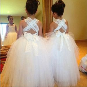 Tutù gonfio Abito da ragazza di fiori Abiti da ballo in tulle adorabili Abito da compleanno per ragazze senza maniche in pizzo dal design semplice Abito da cerimonia per bambini graziosi per il matrimonio