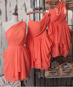Asymetryczna kolumna szyfonowa koralowa sukienki druhna na jedno ramię w szyfon długość kolana ślubne gościnne sukienki na imprezę Maid of Honor suknie