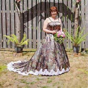 Plus Size Camo Brautkleider 2017 Spaghetti Spitze Applikation A-Linie Brautkleider Hofzug Camo Hochzeit Vestidos Chstom Made