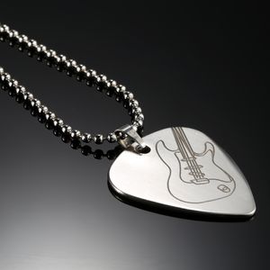 Üniform Stiller toptan satış-Gitar Pick Kolye ile cm in Top Zincir Gümüş Renk Paslanmaz Çelik Yüksek Kalite Gitar Parçaları ve Aksesuarları