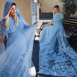 Hellhimmelblaue muslimische Abendkleider Spitze Applikationen Kapuzenmantel Saudi-Arabien Frauen Ballkleider Sweep Zug Formelle Party Vestidos