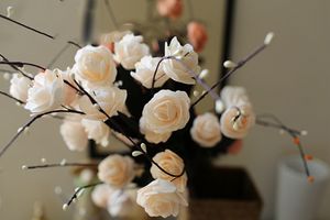 Vendita all'ingrosso Real Touch Winter Jasmine Rose Flower With 8Heads Bouquet 50 Particles / pack Perennia Piante da esterno per decorazioni da tavola di nozze