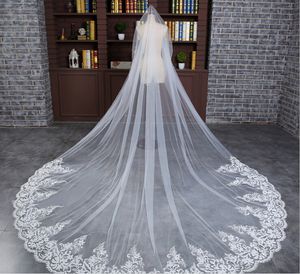 2017 Luxe Royal Cathedral Trein Meter Lange Bruidsluiers Applique Kantrand met zachte Tulle White Wedding Sluiers Noble Huwelijk GV11