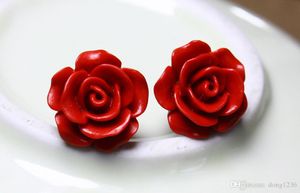赤い花のイヤリングのイヤリングの女性の韓国語版のレトロなバラ塗装刻まれたバラ三次元スターリングシルバーニードルS925