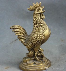 Kinesisk folk Fengshui Brass Wealth Yuanbao Coin Year Zodiac Cock Rooster Statue
