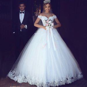 Abito da sposa romantico in pizzo bianco Sweetheart Sexy Off The Shoulder Princess Ball Gown Abiti da sposa da sposa vintage Donne arabe