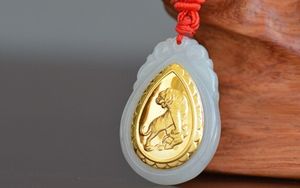Gold Inlaid Jade (Talisman) Typ Vattendroppar Constellation Halsband Hängsmycke (Rat Ox Tiger kanin)