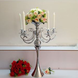 Gümüş kaplama şamdan 72 cm yükseklik 5-arms ile şamdan çiçek kase / tepsi merkezinde düğün veya olaylar için ev dekor