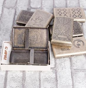 I nuovi dettagli delle signore delle sigarette 20 set di 12 uomini intagliati portatili caricati di pacchetti anti-pressione in metallo flip