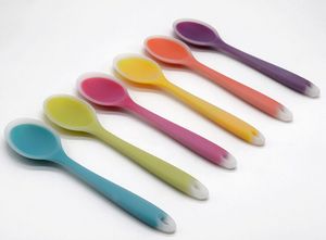 Hem Använd Mini Silikon Spoon Färgglada värmebeständiga skedar Köksartiklar Matlagningsverktyg