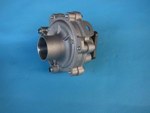 Motorkylsystemets vattenpump för Mazda 3 2014 6 2012 CX5 2013 PE7W-15-010 PE7W15010 PE0115010