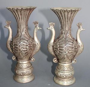 Exquise sculpté Argent Paon Vase une paire de Statue