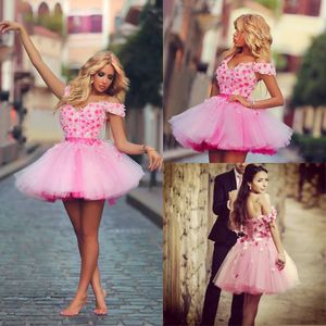 2017 Pink Off Shoulder Short Homecoming Dresses With Applique Tiered Ruffle Prom Gowns Back Lace-Up Custom Made Mini Cocktail Gowns Elegant