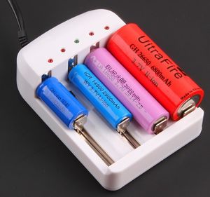 High Quality 4 Port Gradually Adjustable 1.2V-1.5V-3.6V-4.2V Universal Battery Charger for 26650 18650 14500 10440 etc Battery