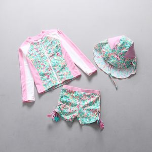 la migliore qualità 2018 nuove neonate floreale costume da bagno protezione solare bambini moda abbigliamento da spiaggia con cappello camicia a maniche lunghe + pantaloncini indumenti di protezione solare