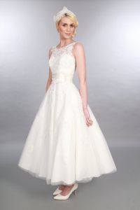 Lunghezza del tè Abiti da sposa corti abiti da sposa Sleevels vintage Lunghezza da sposa informale abito da sposa degli anni '50 abiti da sposa rustici su misura.