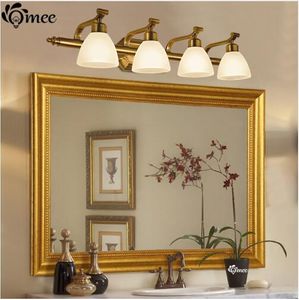 Le luci d'annata della parete del paralume di vetro del LED, lampade classiche americane dello specchio di vanità del bagno domestico illuminano la parete dell'interno bronzea