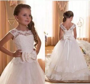 2019 Cheap Flower Girls Dresses for Weddings bow ribbon Scoop Backless With Appliques Princess Children First Communion Dresses