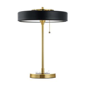 Post-Modern Living Room Table Light Painted Metal European Nordic Contracted Bedroom Bedsides Table Lamp Study Room Desk Lamps