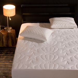 2018 New Product Crown Pattern Quilted Mattress Protector Pad Fitted Sheet Separated Water Bed Linens with Elastic 56