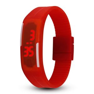 Moda Candy Color Watch 14 Colors Silicone Jelly Unisex Sport LED Orologi da uomo Donne da uomo Touch Digital Poll