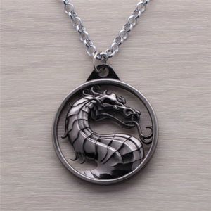 Pendente de joias de dragão de moda de baixo preço Mortal Kombat Game Logo Pingente Colar de bronze liga de prata chaveiro colares para mulheres