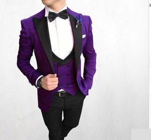 Vendita calda One Button Purple Wedding Groom Smoking Peak Risvolto Groomsmen Mens Dinner Blazer Suits (Jacket + Pants + Vest + Tie) NO: 1513