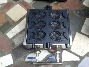 Envío gratis ~ Tipo de gas 3 piezas Máquina para hacer gofres Taiyaki Tamaño de pez grande 128 * 78 mm