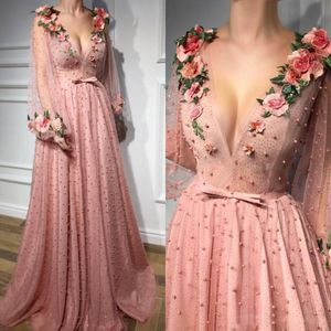 Wunderschöne Blumen-Abschlussballkleider 2018, Perlen, Perlen, tiefer V-Ausschnitt, Abendkleider, Saudi-Arabien, Illusion, lange Ärmel, formelles Partykleid, Vestidos