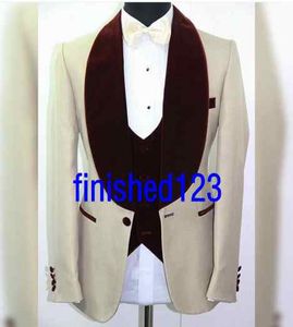 Chegadas Novas Um Botão Noivo TuxeDos Groomsmen Peak Lapel Best Man Blazer Homens Casamento Suits (Jacket + Calças + Vest + Gravata) H: 823