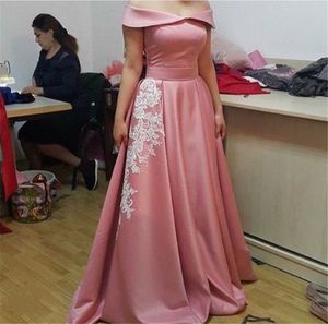 2019 Högkvalitativ Blush Pink Satin Evening Dress Båt Neck Off The Shople A Line Long Prom Party Dresses Cheap