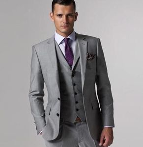 Smoking dello sposo di alta qualità grigio chiaro con spacco laterale Groomsmen Best Man Abiti da sposa uomo sposo (giacca + pantaloni + gilet + cravatta) 002