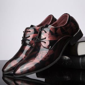 Patent Läder Skor Italienska Party Skor Män Bröllopsklänning 2019 Designer Skor Män Oxford Coiffeur Zapatos de Charol Hombre Sapato Social