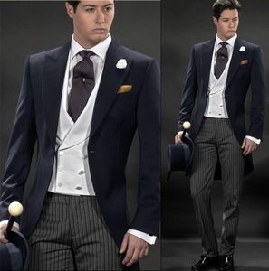 朝のスタイルのネイビーブルーテールコート新郎Tuxedos eiegantの男性の結婚式の高品質メンズ正式なプロムパーティーブレザー（ジャケット+パンツ+ネクタイ+ベスト）975
