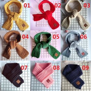 Urocza Jesień Zima Chłopcy Dziewczęta Dziecko Kid Solid Scarf Ciepłe Krojenia Szaliki Dla Dzieci Kolor Zimowy Neck Warmer Dzianie Wełny Szalik