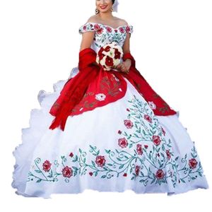 Sexig broderi boll klänning quinceanera klänningar med pärlor söta 16 prom powant debutante klänning fest klänningar qc1249