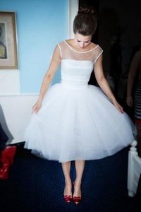 50. Krótkie suknie ślubne Polka kropka długość ślubna suknie ślubne proste bez rękawów nieformalne suknie ślubne
