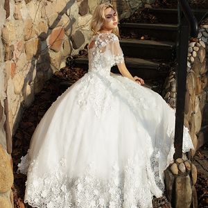 Stunning Ball Gown Wedding Dress Ivory Bridal Gowns Scoop Sheer with Applique Beads Sequins Wedding Dresses Plus Size Sexy Bridal Gowns