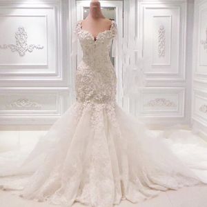 Schweres Brautkleid mit Kristallperlen, wunderschönes Dubai Plus Size-Meerjungfrau-Brautkleid, herzförmige Spitzenapplikationen, halbe Ärmel