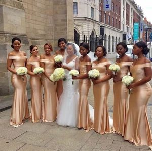 Sexig guld sjöjungfru brudtärna klänningar Billiga afrikansk stil av axeln med ärmar Satin Long Wedding Guest Party Aftonklänning