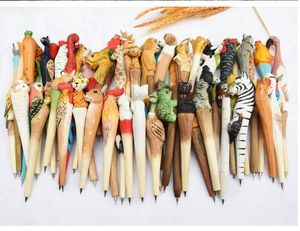Animais dos desenhos animados em forma de canetas de gel Escultura Em Madeira criativo caneta esferográfica de madeira Canetas de ponto de bola escultura artesanal estudante canetas esferográficas