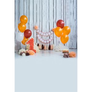Parete di assi di legno Sfondo per la prima festa di compleanno del bambino Stampato Palloncini rossi arancioni Fiori Sfondi per studio fotografico per bambini