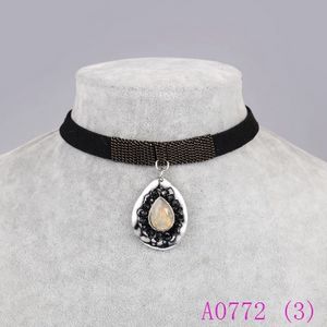 3 stücke Klassische Schwarz Samt Band Breite Halskette Gothic Edle Kristall Halsketten Anhänger Mode Schmuck Für Frauen A0772