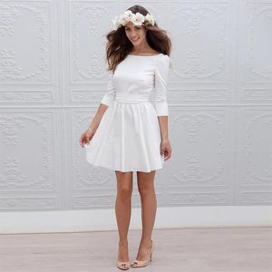 Tanie nieformalne krótkie suknie ślubne z 3 4 rękawem proste tanie mini przyjęcie białe suknie ślubne seksowne otwarte przyjęcie weselne D2149