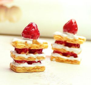 DIY-Harzzubehör Neuheiten Napoleon-Erdbeerkuchen Simuliertes cremefarbenes Schalenmaterial Schokoladenbohnen-Ornamente Nagelschmuck Handy-Dekoration