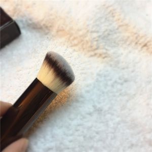 I pennelli per il trucco svaniscono la pentola di base senza soluzione di continuità per la pelle virtuale perfetta - Brush di trucco di bellezza sintetica contorni angolati DHL Q240507